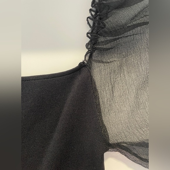 Zara Puffed Sleeve Top - Picture 4 of 5